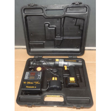 Panasonic Kompaktowa i lekka wiertarko-wkrętarka 18 V Panasonic EY1DD1J18D, w zestawie ładowarka + 2 x aku 18 V / 3,0 Ah